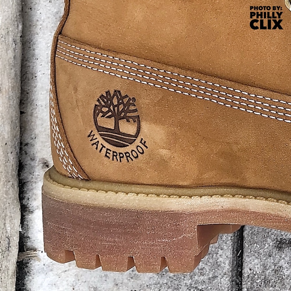 WORN ONCE - BOY’S TIMBERLAND WATERPROOF BOOTS - Picture 2 of 7